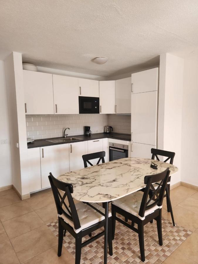Under The Lime, Beautiful Apartment Los Cristianos Лос Кристианос Екстериор снимка